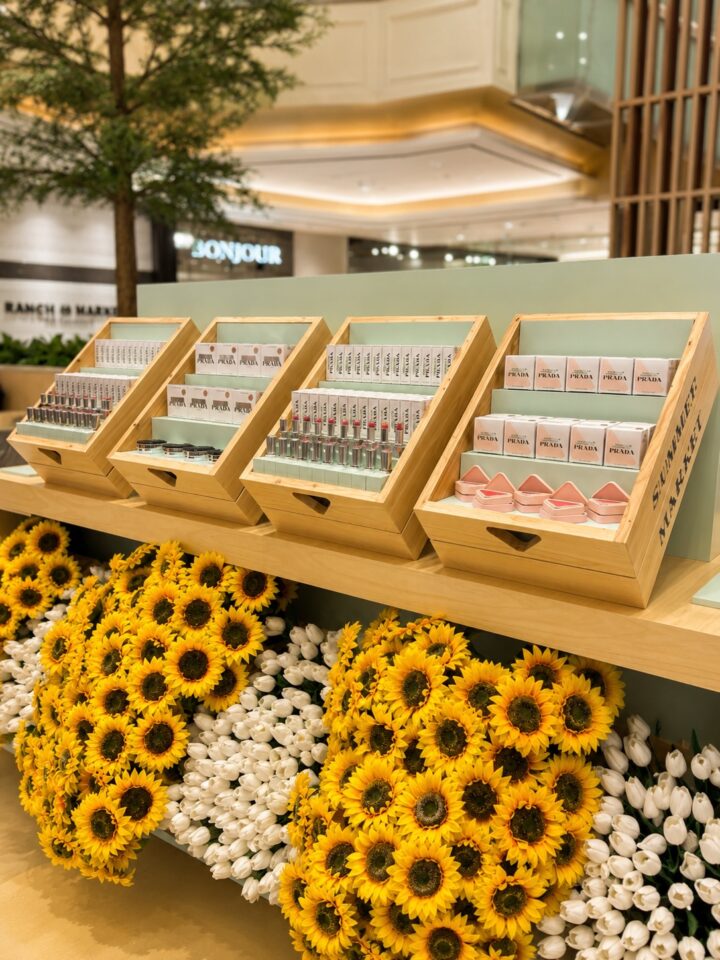 Luxury is more than what you buy—it’s the experience.From the thoughtfully designed beauty stati (1)