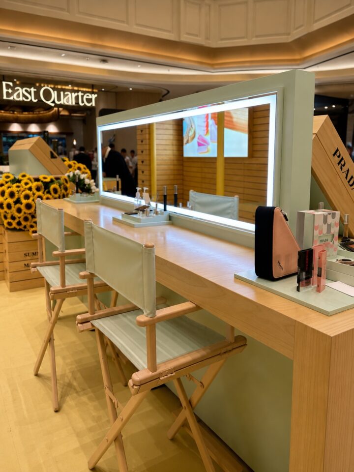 Luxury is more than what you buy—it’s the experience.From the thoughtfully designed beauty stati (2)
