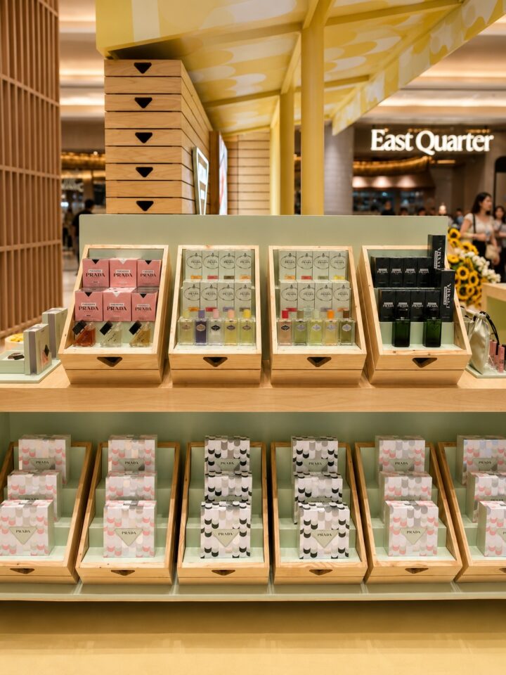 Luxury is more than what you buy—it’s the experience.From the thoughtfully designed beauty stati (4)